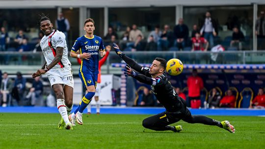 Pioli critica Rafael Leão pelo golo falhado: «Se passasse para Okafor…»