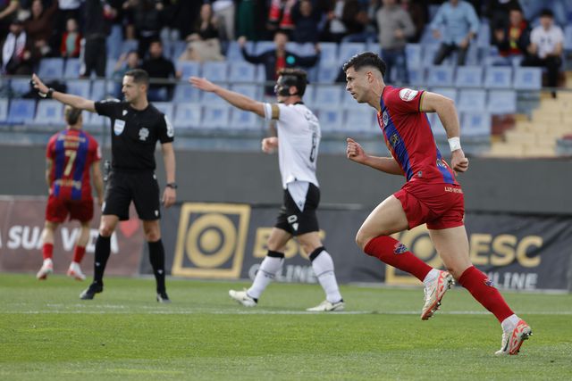 Os destaques do Chaves: O santo do costume e outro a cair do altar