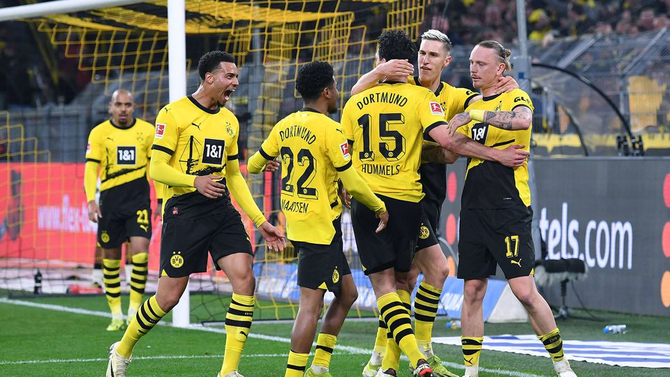 Bundesliga: Dortmund derrota Frankfurt, de Buta, e regressa aos lugares de Champions