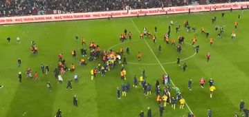 VÍDEO: Caos na Turquia com batalha campal no Trabzonspor-Fenerbahçe