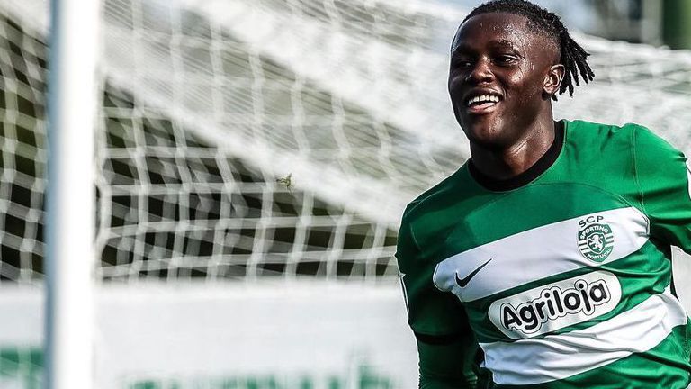 VÍDEO: Quenda estreia-se a marcar pela equipa B do Sporting aos 16 anos