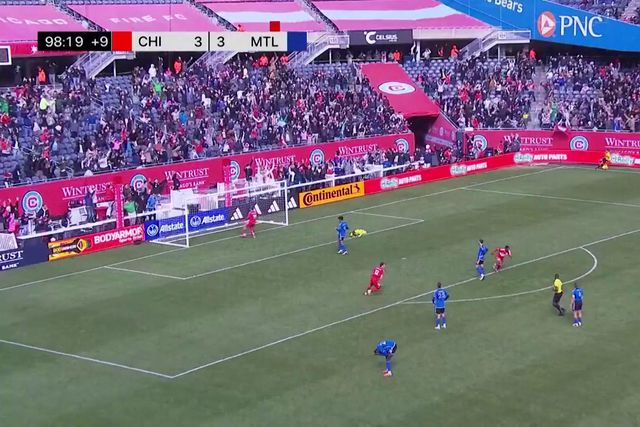 MLS: Incrível golo de antes do meio campo dá primeira vitória ao Chicago Fire