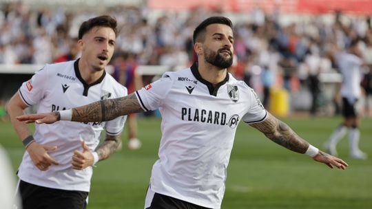 V. Guimarães: Tiago Silva perto da saída