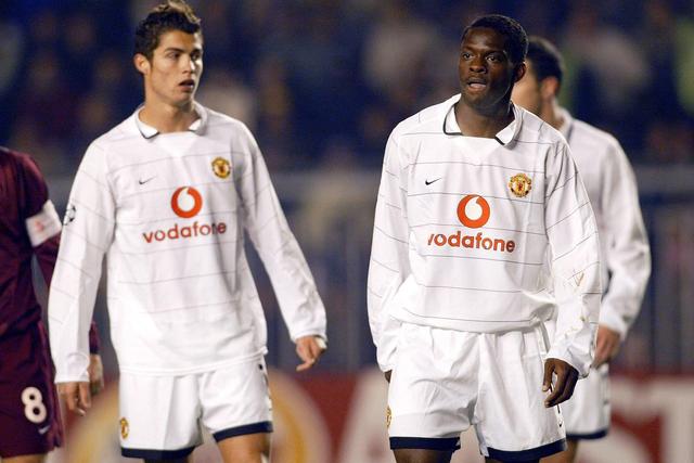 Ex-avançado 7 vezes mais rico do que Ronaldo pode comprar clube onde jogou
