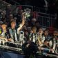 Dan Burn, do Newcastle 'desde pequenino', ergue o primeiro troféu do clube de coração em 56 anos (IMAGO)