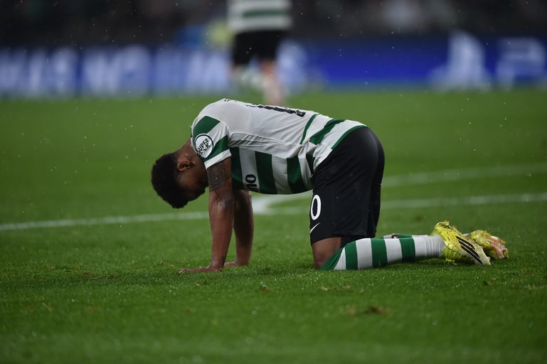 Geny Catamo com queixas no relvado - Foto: Miguel Nunes