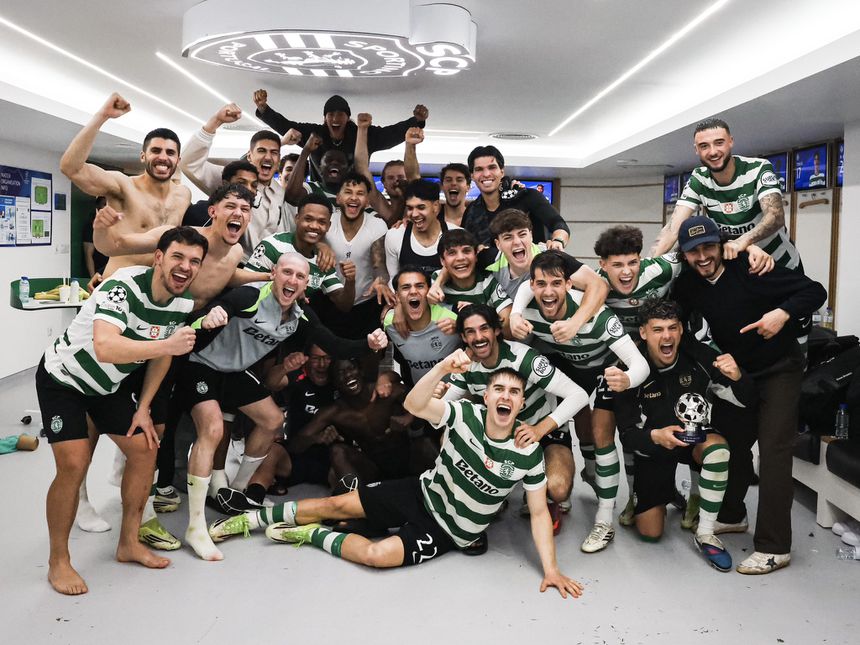 A festa dos leões no balneário após garantirem presença nos quartos de final da Champions - Foto: Sporting CP