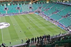Guarda-redes do Sporting em aquecimento