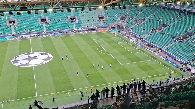 Guarda-redes do Sporting em aquecimento