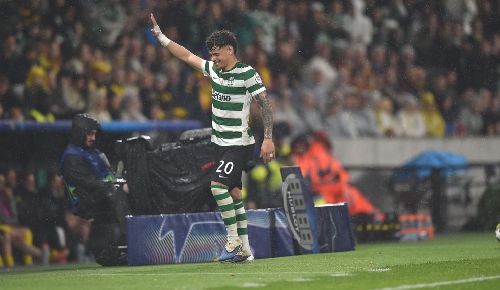 Maxi Araújo deixou o relvado debaixo de ovação - Foto: Miguel Nunes