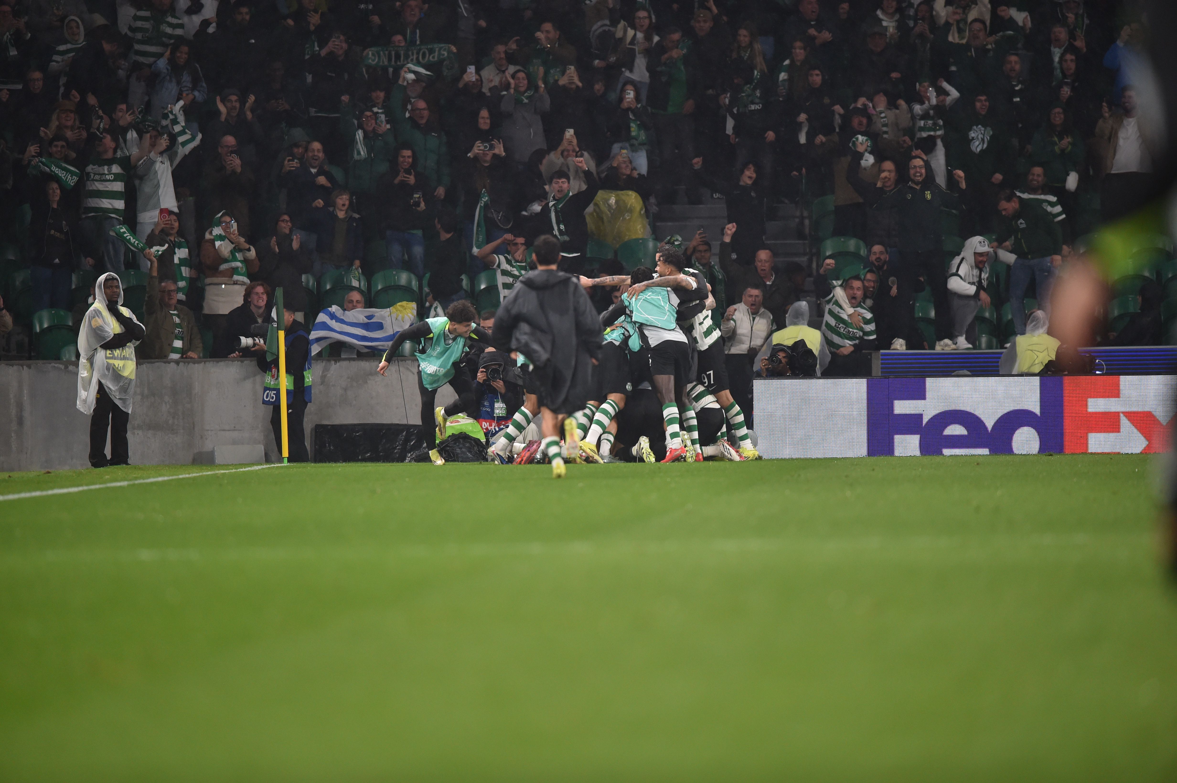 Jogadores do Sporting festejam golo da reviravolta frente ao Bodo/Glimt - Foto: Miguel Nunes