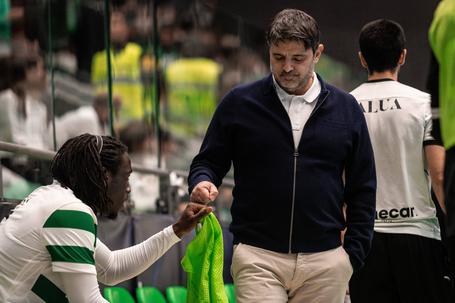 Nuno Dias exalta «dia bom», Cassiano Klein resignado após derrota pesada