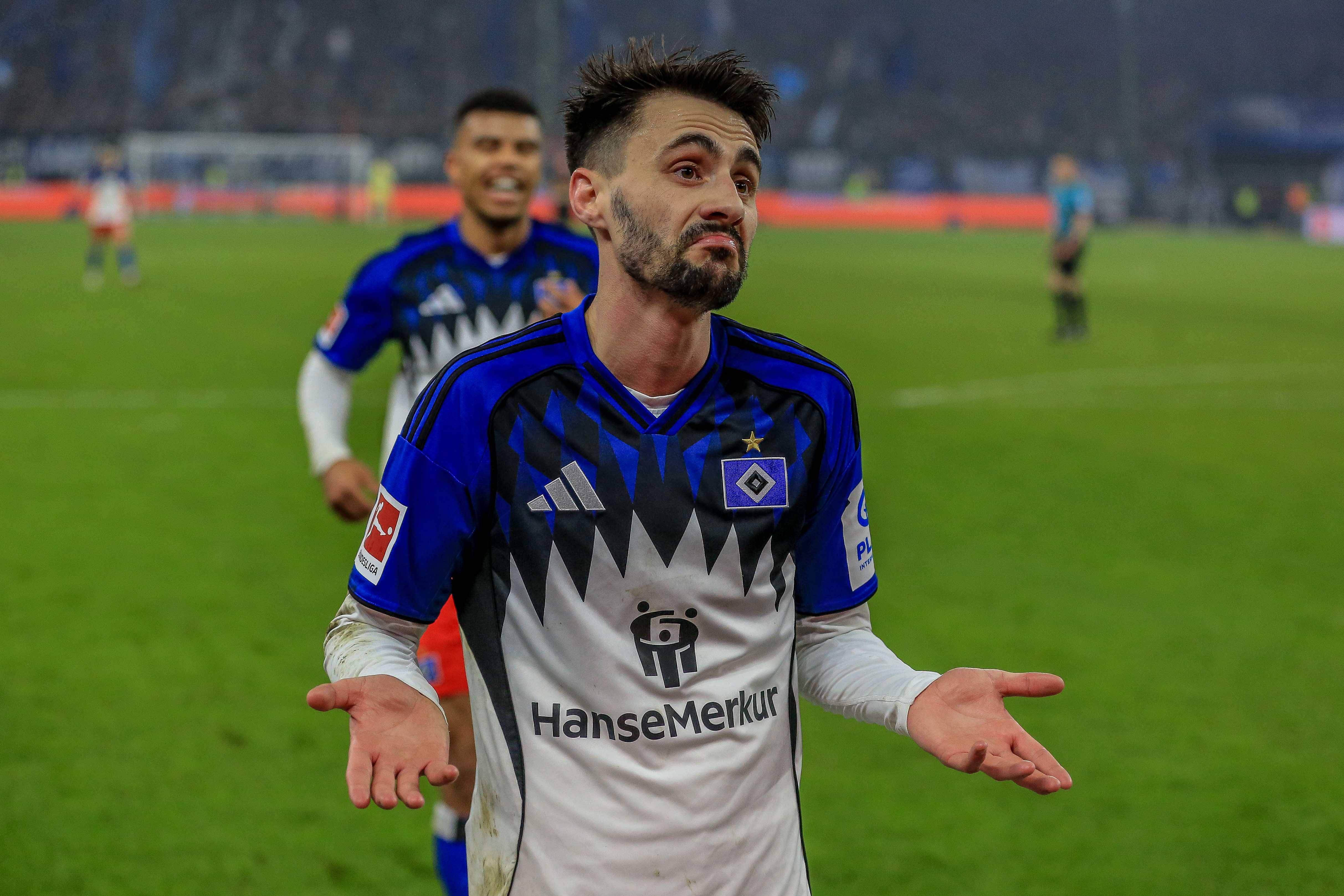 Fábio Vieira (Hamburgo): 5 golos e 5 assistências em 25 jogos. Após terminar período de empréstimo ao FC Porto, o criativo rumou à Bundesliga, novamente cedido pelo Arsenal. A aventura na Alemanha tem corrido da melhor maneira.