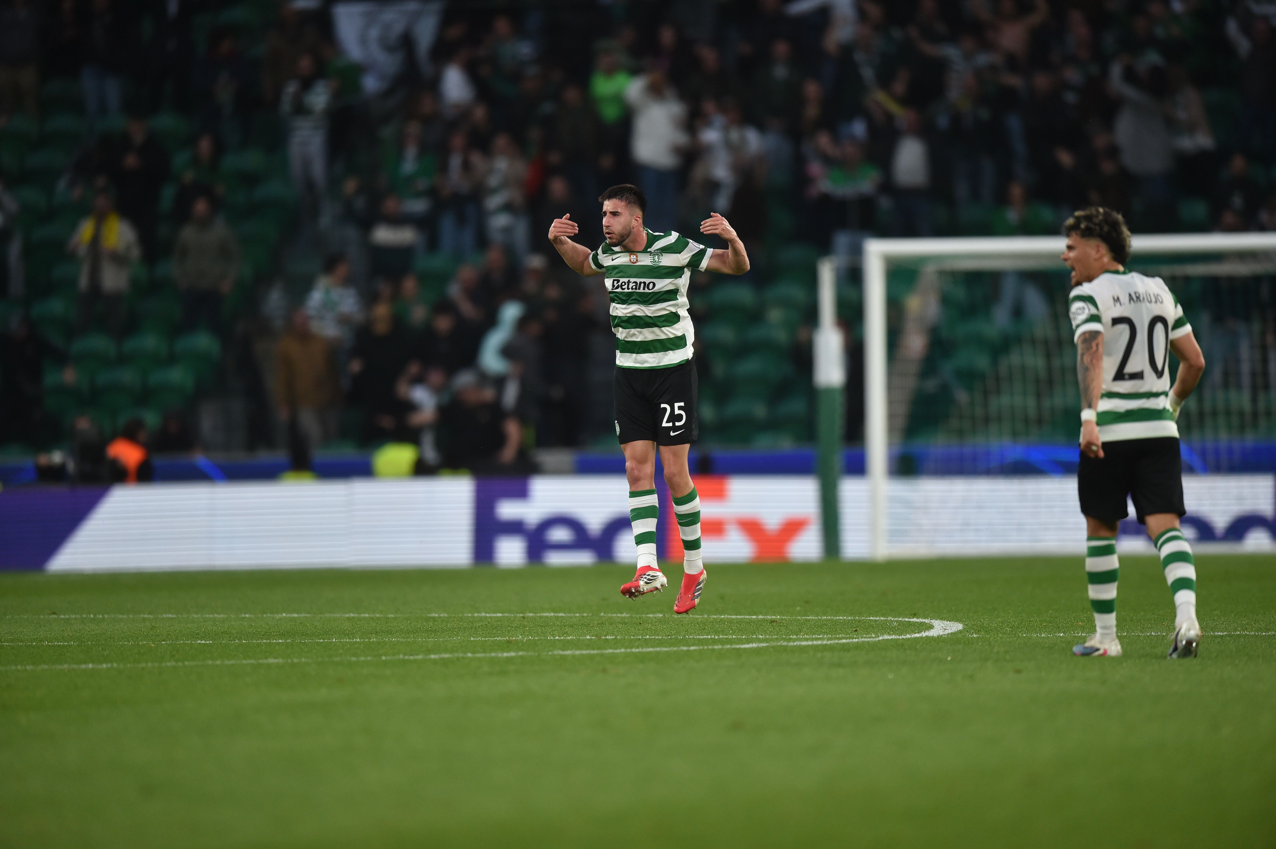 Inácio festeja golo do Sporting ao Bodo/Glimt