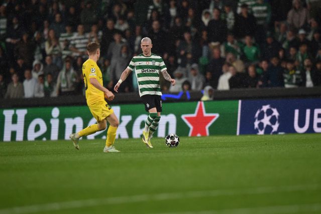 Camisola 11 dos verdes e brancos ajudou a escrever uma página de ouro na história do clube - Foto: Miguel Nunes