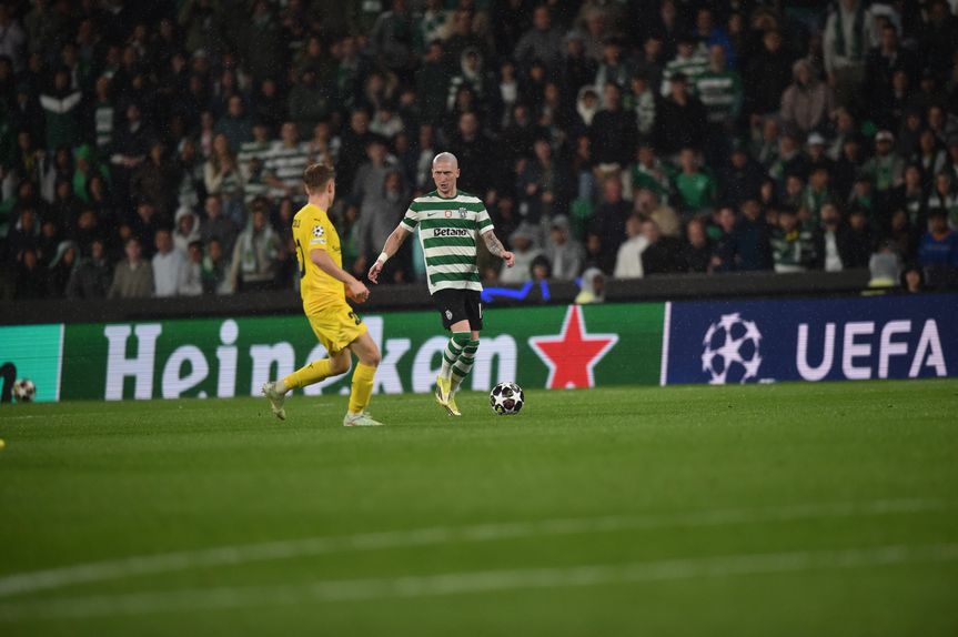 Camisola 11 dos verdes e brancos ajudou a escrever uma página de ouro na história do clube - Foto: Miguel Nunes