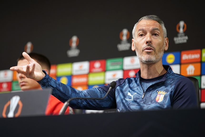 Carlos Vicens, treinador do SC Braga, pretende um jogo a roçar a perfeição de forma a operar a reviravolta na eliminatória. Foto: Hugo Delgado/LUSA.