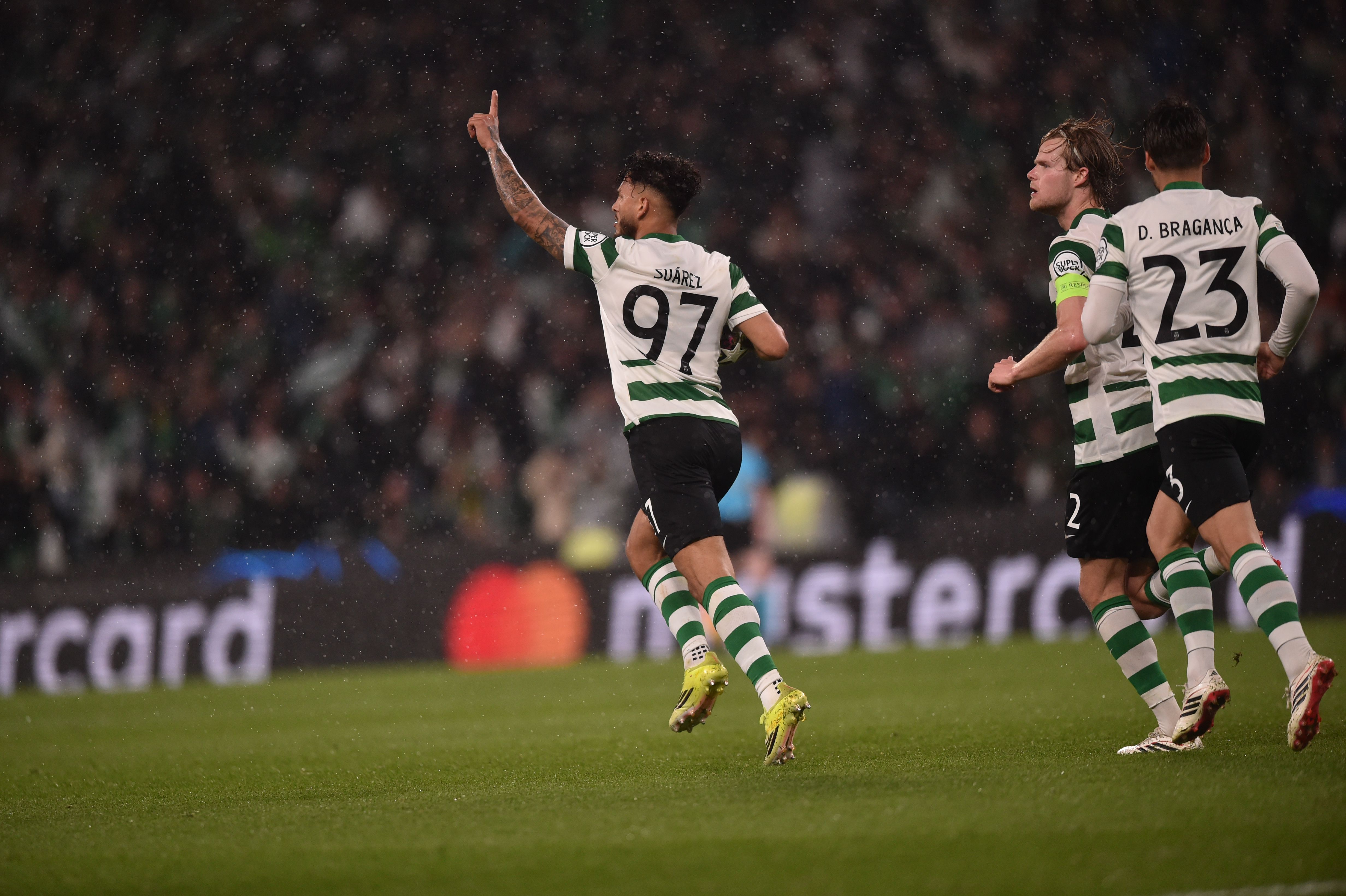 Suárez festeja o terceiro golo do Sporting frente ao Bodo - Foto: Miguel Nunes