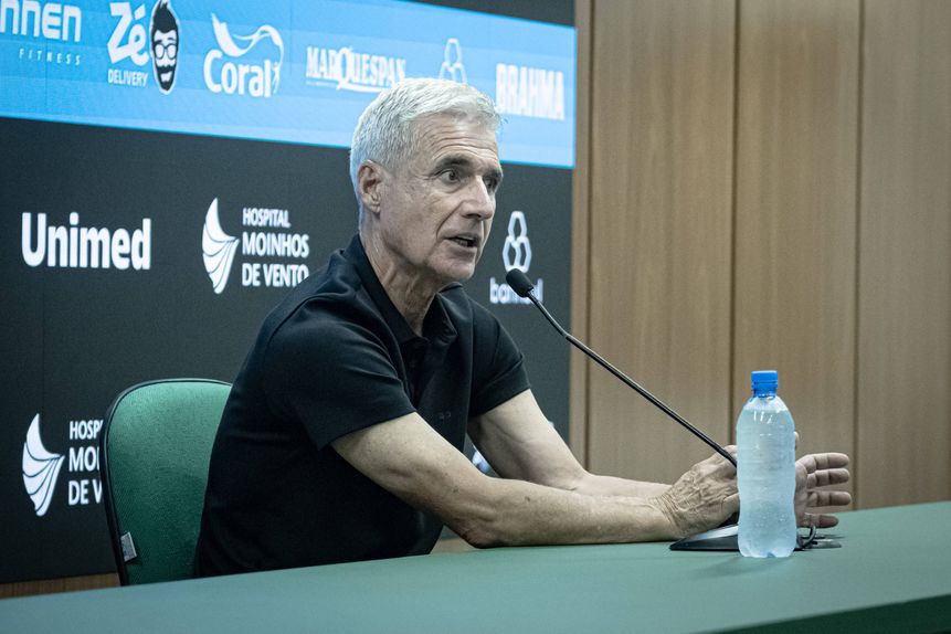 Luís Castro, treinador do Grêmio