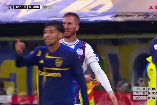 Cavani conduz Boca Juniors aos quartos de final da Taça da Liga