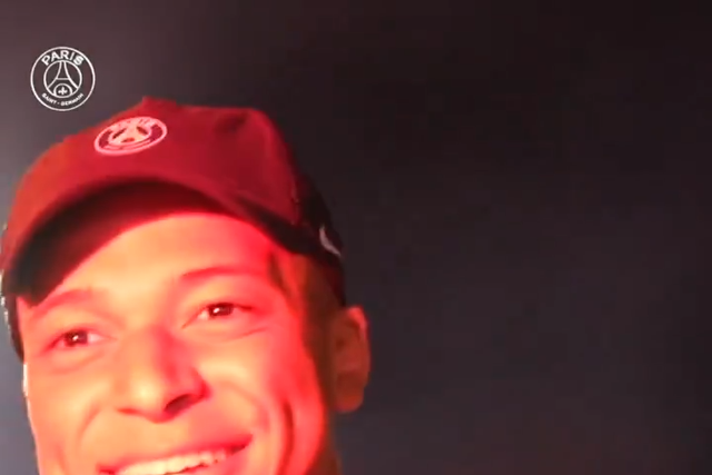 Dembélé e Mbappé os mais celebrados no regresso do PSG a Paris