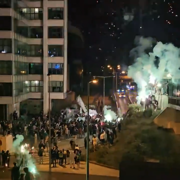 Vídeos: Centenas de adeptos em festa esperaram autocarro do Sporting em Alvalade