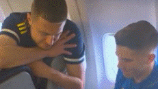 Gyokeres mostra habilidades com uma... garrafa de água