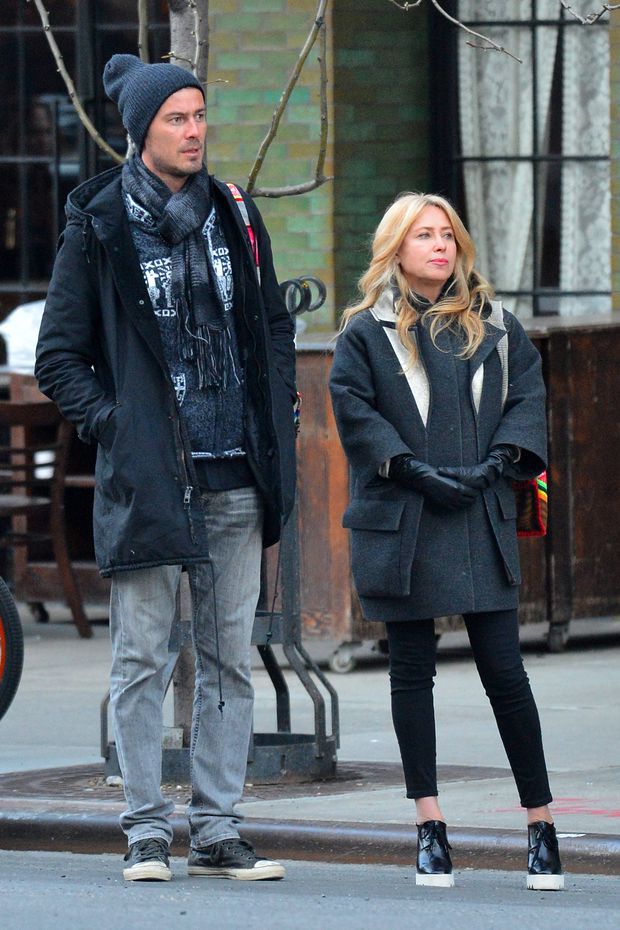 Marat Safin, com uma amigo à espera de um táxi, no Soho, Nova Iorque, em 2016