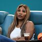 Serena Williams assiste ao encontro entre Novak Djokovic e Lorenzo Musetti no Miami Open, em março de 2025