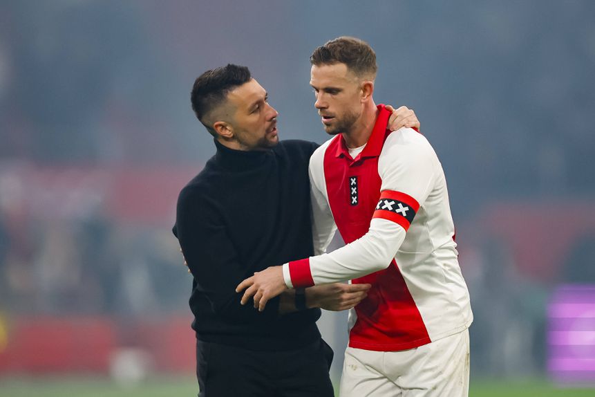 Francesco Farioli e Henderson à conversa no Ajax