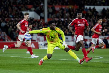 Ex-Manchester United 'arrasa' Onana: «Parece que o central teve de ir à baliza»