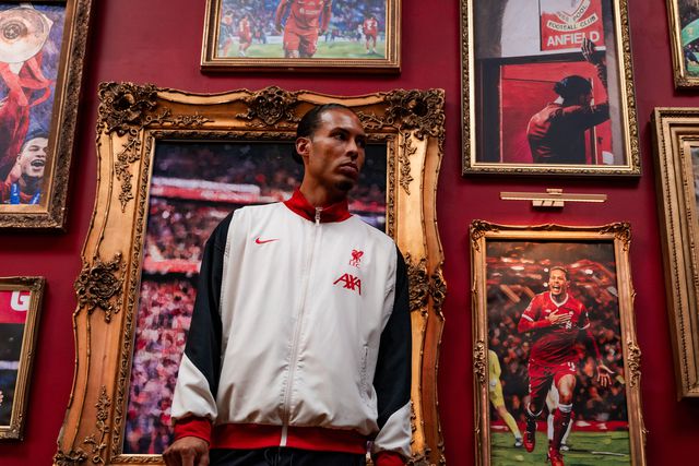 Mercado oficial: Van Dijk renova com o Liverpool