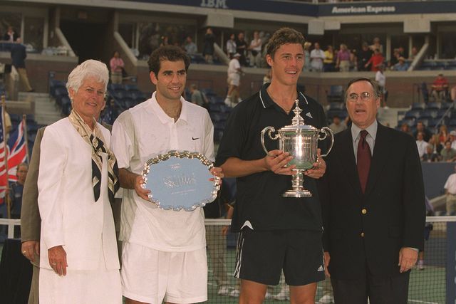 Marat Safin com Pete Sampras na final do US Open de 2000