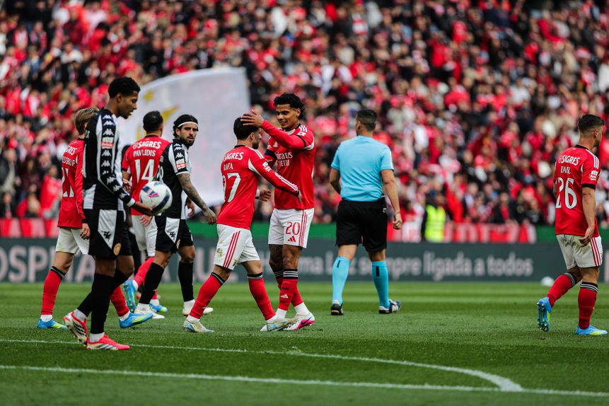 Rafa e Ríos, no jogo com o Nacional