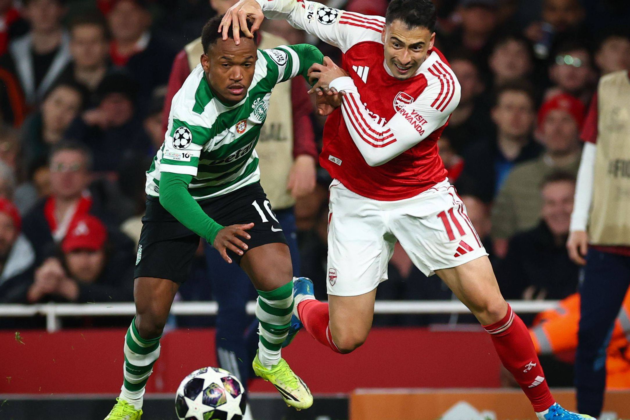 Geny Catamo foi dor de cabeça para Martinelli no jogo entre Arsenal e Sporting no Emirates