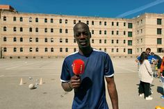 Edinho no papel de repórter A BOLA