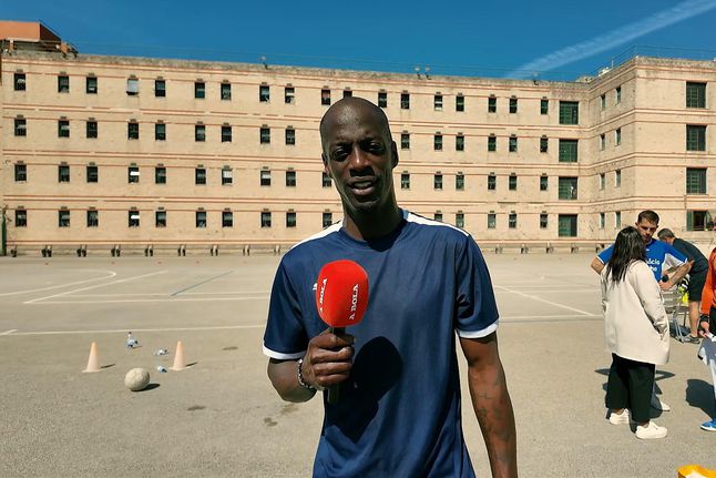 Edinho no papel de repórter A BOLA