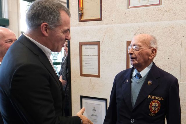 Joaquim Granger com o Secretário de Estado do Desporto Pedro Dias, numa recente homenagem feita na Faculdade de Motricidade Humana      Fotografia FMH