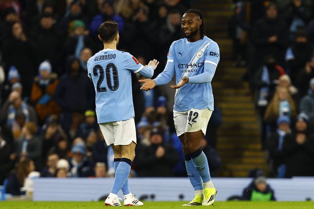 Antoine Semenyo e Bernardo Silva juntos no Manchester City