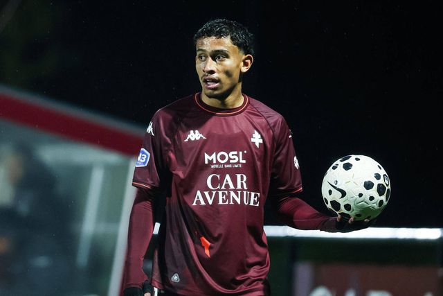 Tahirys dos Santos a jogar pela equipa de reservas do Metz