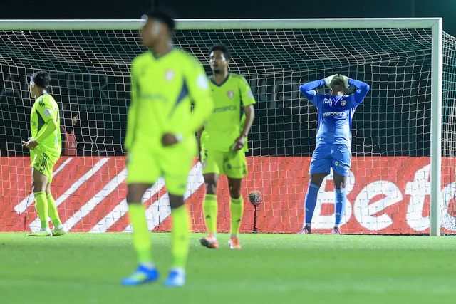 Adriel nem queria acreditar no lance que protagonizou frente ao Rio Ave - Foto: JOSÉ COELHO/LUSA