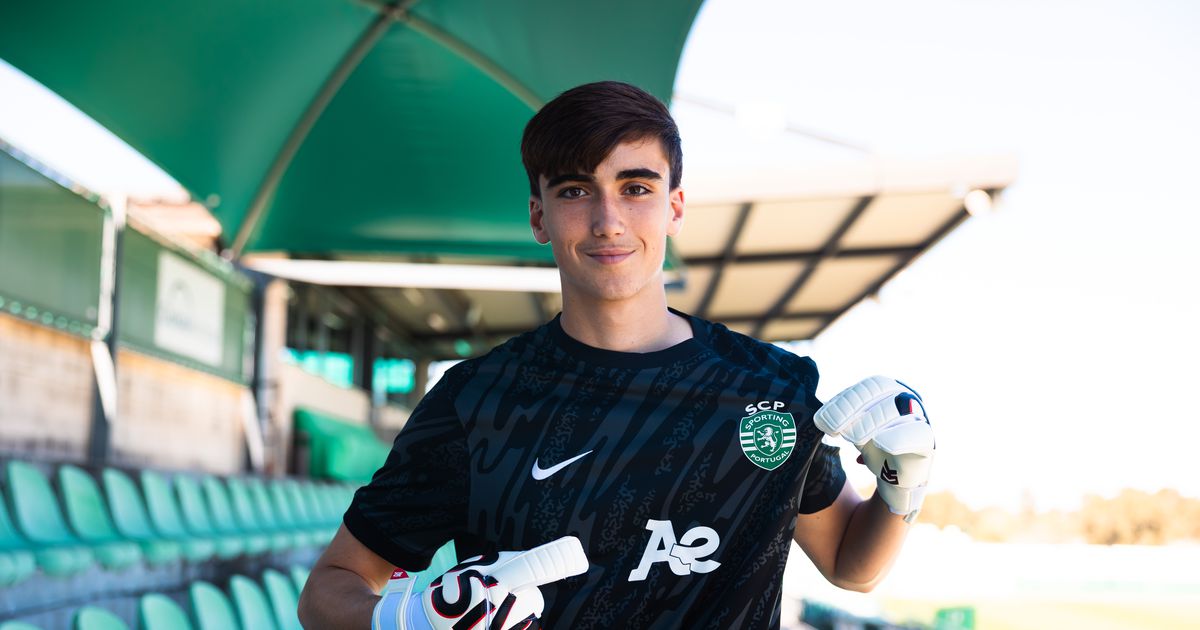 Sporting: guarda-redes de 16 anos assina contrato profissional
