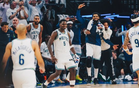 NBA: Timberwolves ‘atropelam’ os Nuggets e forçam jogo 7
