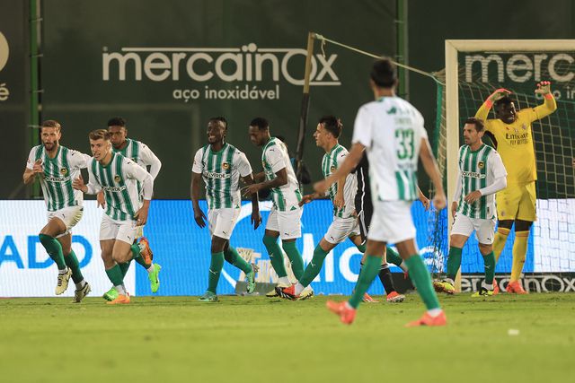 As estreias, as despedidas e a atração pelo abismo (crónica)