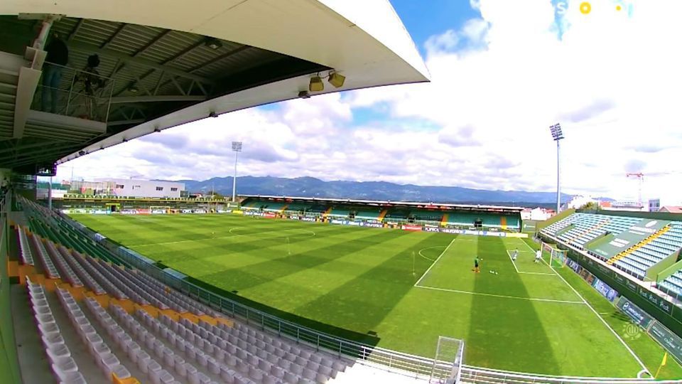 Tondela: dois nomes apontados ao comando técnico