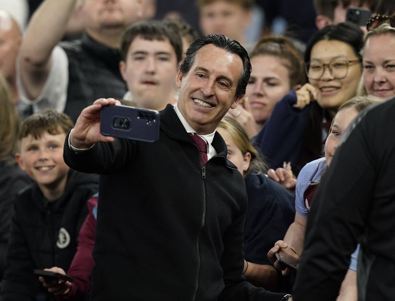Vídeo: Emery pausa conferência para ver resultado do Chelsea