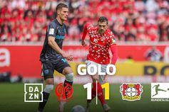 Schick responde de penálti e Leverkusen respira melhor (vídeo)