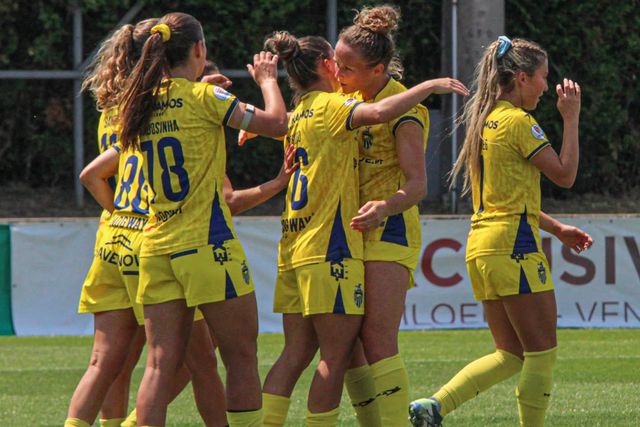 Valadares Gaia fez a festa na final da Taça AF Porto ao vencer o FC Porto (Foto: AF Porto)