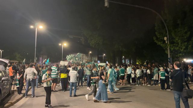 Adeptos do Sporting fazem a festa na cidade do Porto