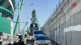 Grande ambiente em Alvalade na chegada do autocarro do Sporting (vídeo)